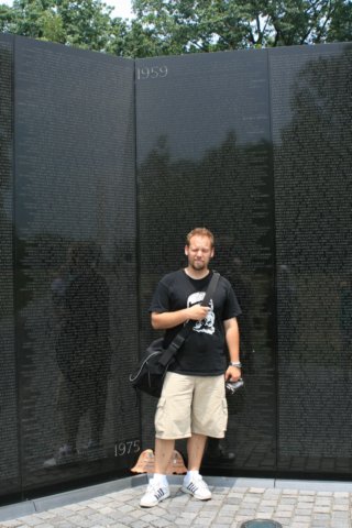 vietnamwarmemorial11.jpg