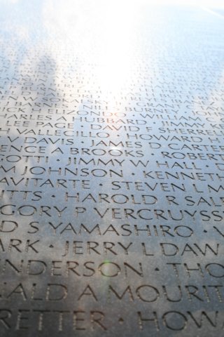 vietnamwarmemorial16.jpg