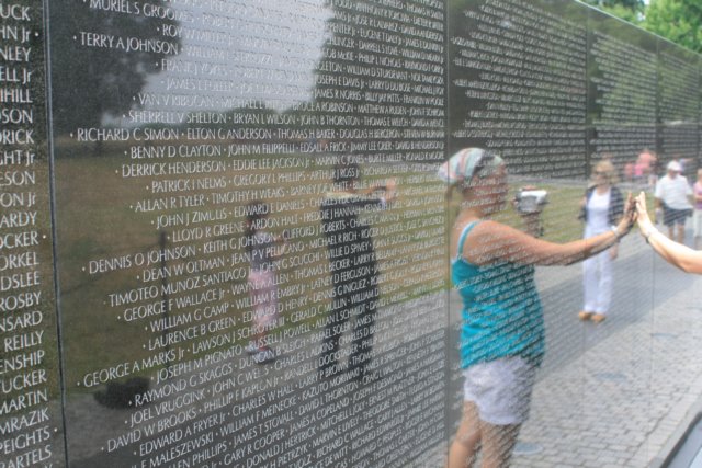 vietnamwarmemorial4.jpg