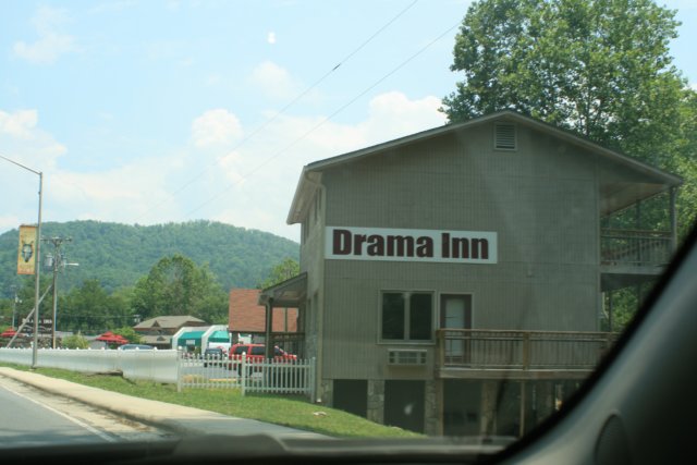 hotelincherokee.jpg