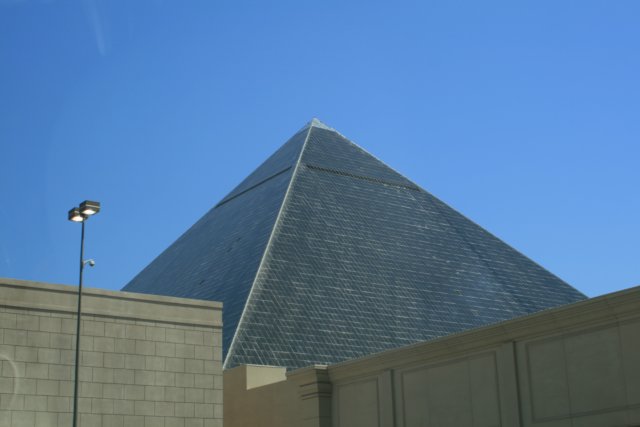 luxor.jpg