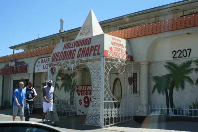 vegasweddingchapel3.jpg